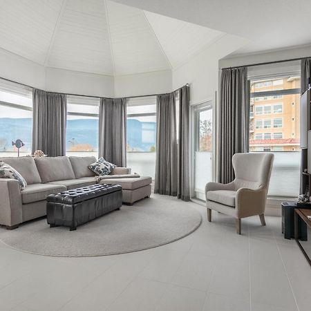 Kelowna Discovery Екстериор снимка